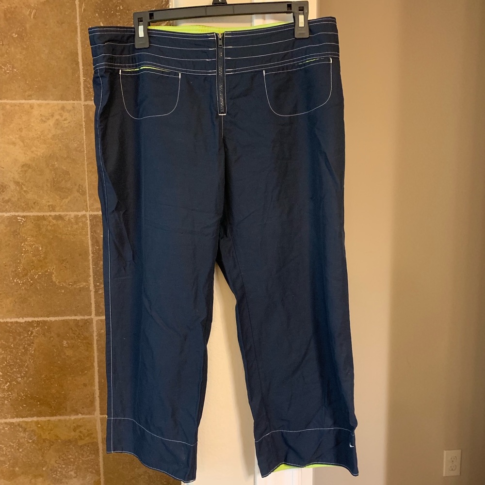 Nike Navy Cropped windpants